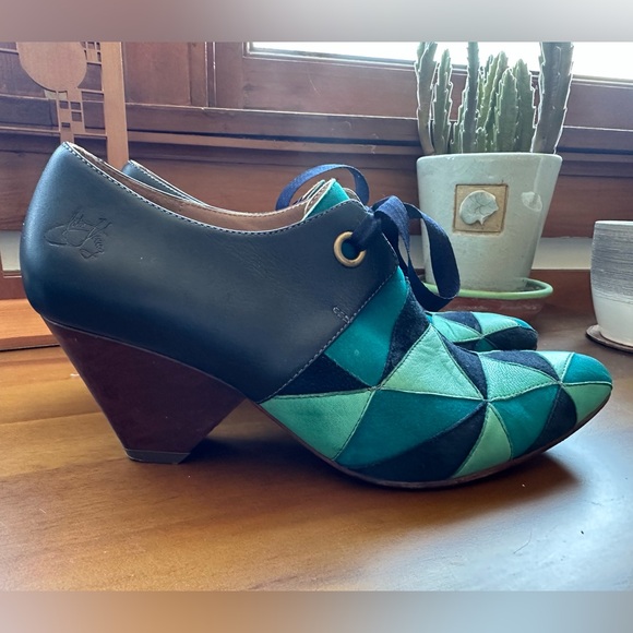 Fluevog EXCELLENT Purpose Scheme angular suede booties in turquoise/navy -7.5/8 - Picture 4 of 16